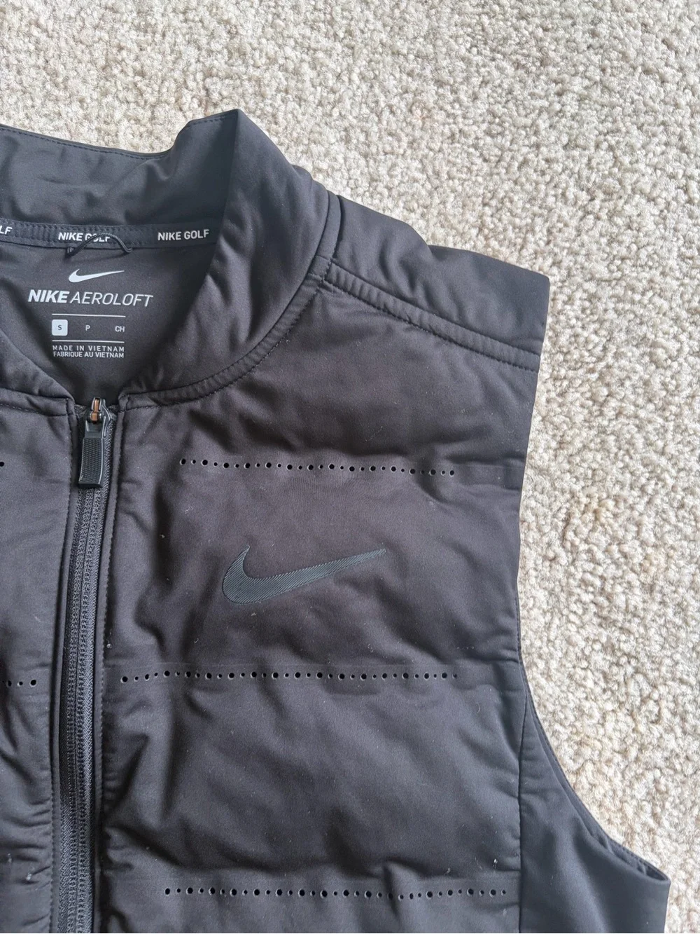 Nike areoloft active golf perforated qualited shell golf black vest jacket small